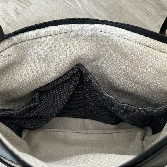 Canadian handmade purse by Echoes in the Attic - Picture 3 of 4